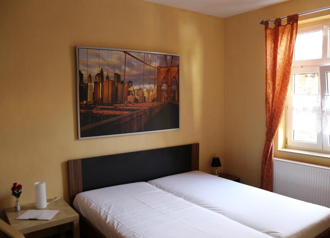 Gasthaus & Pension "Zur Rose" Weimar (Thuringia) Bagian luar foto