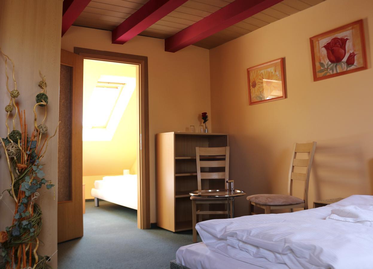 Gasthaus & Pension "Zur Rose" Weimar (Thuringia) Bagian luar foto